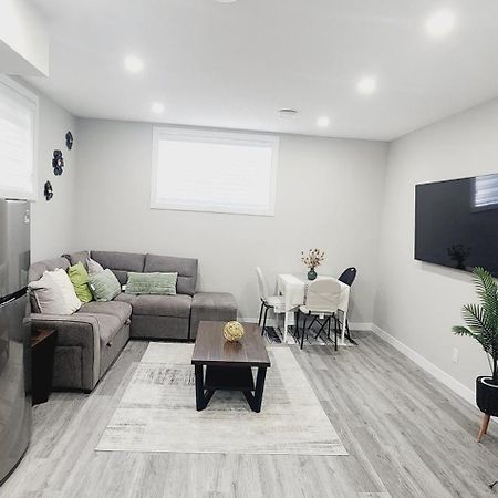 Fabulous And Cozy Guest Suite 卡加利 外观 照片